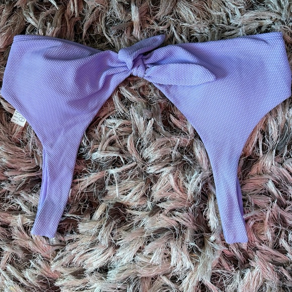 Hollister Purple Bikini top with Tie Detail - Picture 6 of 7